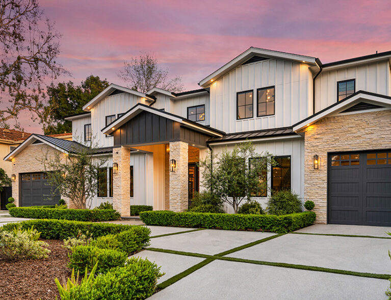 What Should Florida Homeowners Look for When Choosing a Licensed Electrician for Repairs and Upgrades?