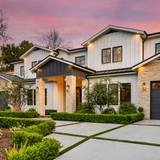 What Should Florida Homeowners Look for When Choosing a Licensed Electrician for Repairs and Upgrades?